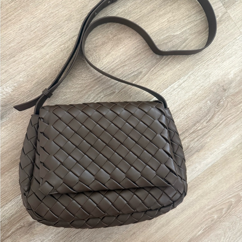 Bottega Veneta Brown Cobble small intrecciato leather Messenger Bag